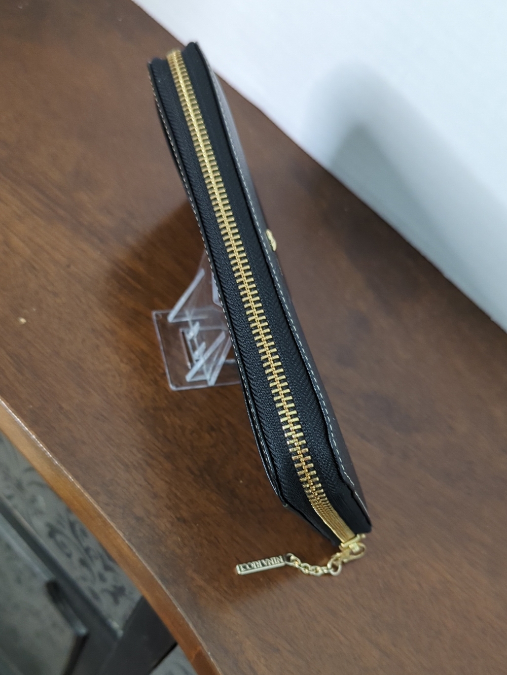 Nina Ricci Leather Zippy Wallet - Picture 4 of 11